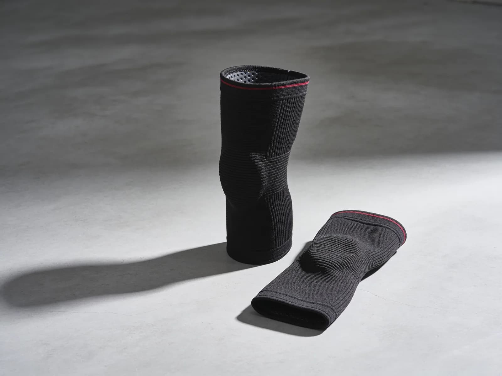 Knee Sleeve Pair — 5 mm knit with a silicone grip band. Neoprene-free.